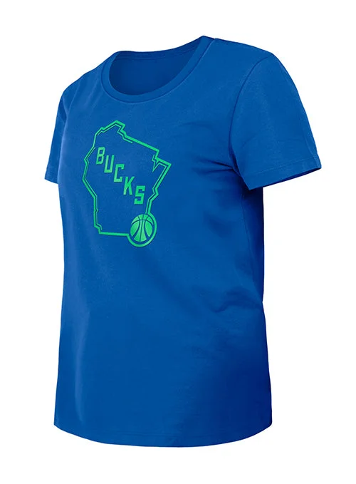 Women's New Era 2023-24 City Edition State Milwaukee Bucks T-Shirt-- Fitted T-Shirt Seamless Stretchy Women's New Era 2023-24 City Edition State Milwaukee Bucks T-Shirt-- Fitted T-Shirt Seamless Stretchy