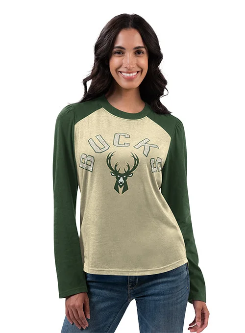 Women's G-III Break Puff Milwaukee Bucks Long Sleeve T-Shirt-- Hooded Caped Shawl Collar Women's G-III Break Puff Milwaukee Bucks Long Sleeve T-Shirt-- Hooded Caped Shawl Collar