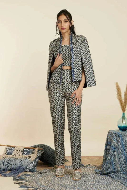 BLUE SCALLOP EMBROIDERED NOOR JACKET SET Fleece Fabric Down Fabric Feather Fabric