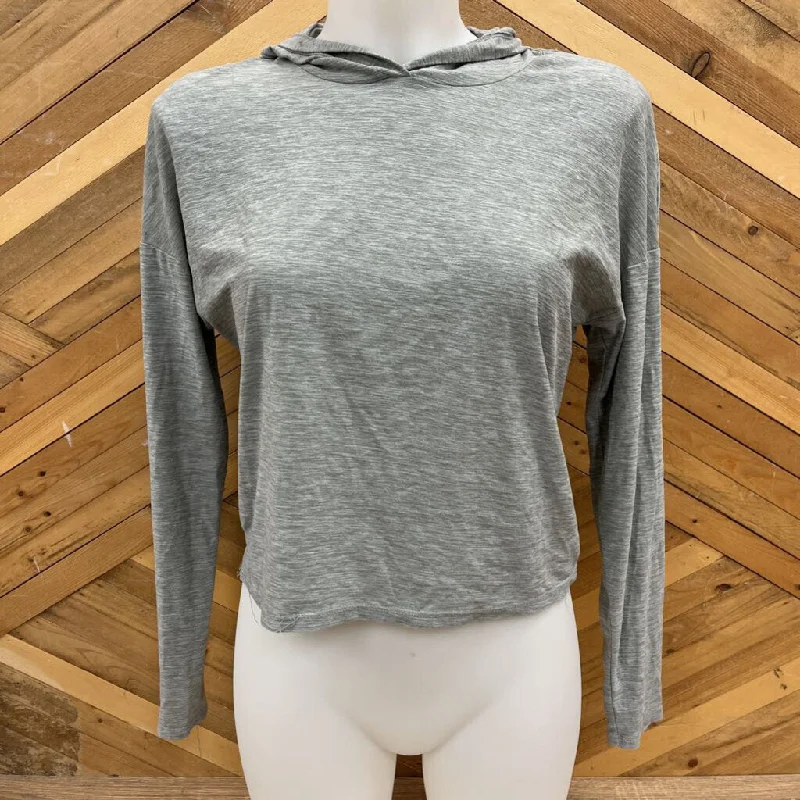Kyodan - Women's Cropped Lightweight Athletic Hoodie - MSRP comp $65: Grey-women-XS Hoodie with Hem Contrast Bold Stylish Kyodan - Women's Cropped Lightweight Athletic Hoodie - MSRP comp $65: Grey-women-XS Hoodie with Hem Contrast Bold Stylish